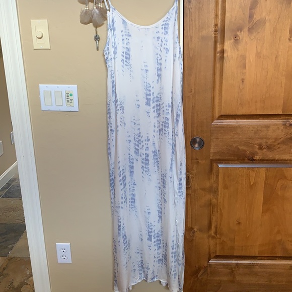 Presley Tie Dye Maxi Dress - Picture 4 of 10